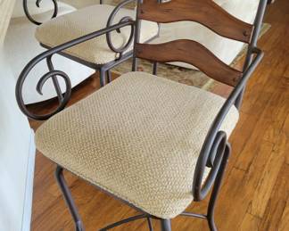 2 Bar stools