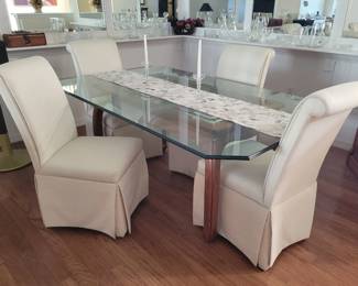 Dining table w/4 chairs