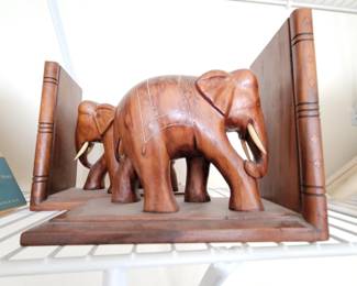 Elephant book ends
