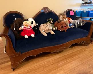 Victorian Couch, Cabbage Patch, Mom&Kid stuffed animals