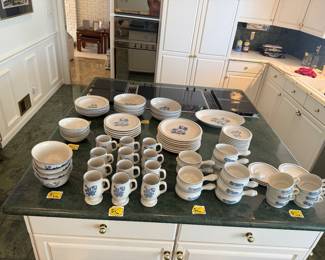 Pfaltzgraff dish set