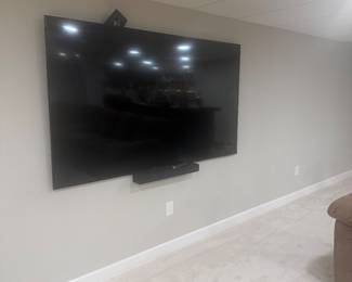 Brand new Samsung TV with Samsung soundbar