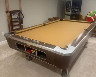 Pool table