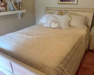 Queen sized Thomasville hand painted bed with mattress and bedding