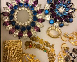 vintage costume jewelry pins, brooches and more