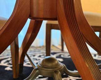 base of the dining table showing all the details