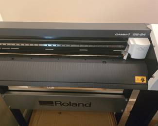 Roland TrueVIS SG2-540, 54" print and cut A wide-format printer/cutter for decals, banners, labels, stickers, window graphics and vehicle wraps. It prints and contour-cuts in one workflow, and the 54" width covers a wide range of sign and graphics work. Accessories included.