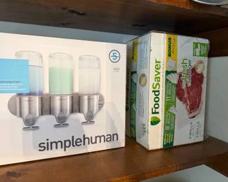 Simplehuman soap dispenser set and FoodSaver vacuum bags, new in box