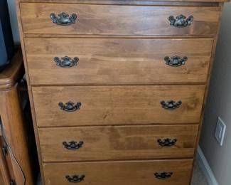 Vintage Maple 5Drawer Chest of Drawers with Butterfly Bail Pulls