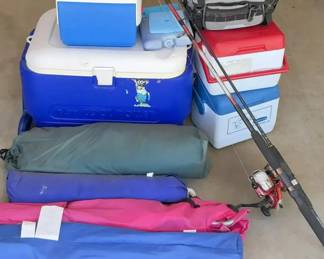 Vintage Igloo Cool Roller Playmate Rubbermaid Coolers Daiwa Revros Fishing Rod
