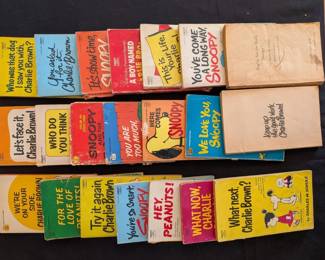 Classic Peanuts Paperback Lot Charles Schulz Fawcett Crest Snoopy Books