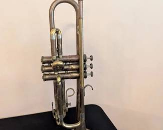 Classic Olds Amabassador Fullerton, CA Brass Trumpet with Mouthpiece, Worn Plated Finish