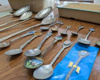 Assorted Silverplate Flatware Souvenir Spoons Lot Wm Rogers Oneida Enamel Pans