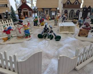 Charming Christmas Village Lot Lemax Dickensvale Figurines, Wood Houses, Trees