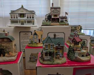 Colorful Liberty Falls Americana Lot, Hawthorne Rockwell Studio, Virginias Nest