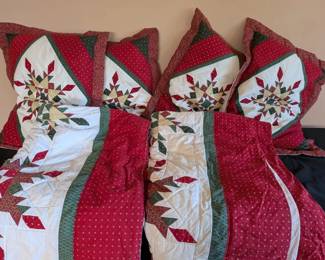 Festive Patchwork Star Quilt and Pillow Sham Bedding Set in Red Green and Cream
