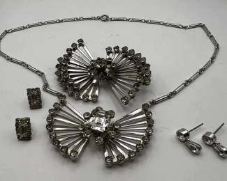 Retro Coro Rhinestone Fan Bow Necklace and Brooch Set with Two Pairs of Earrings