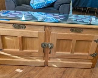 Sturdy Ducks Unlimited Canada Oak Ice Chest Style Coffee Table with Glass Top