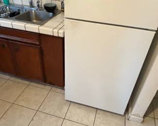 General Electric TopFreezer Refrigerator
