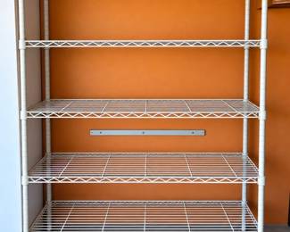 Lot 32 Metal rack