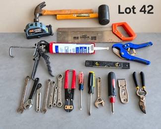 Lot 42 Assorted tools