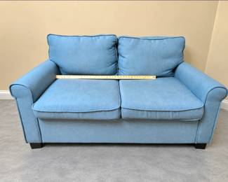 Lot 120 Sofabed loveseat detail