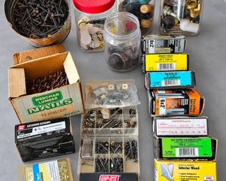 Lot 34 Nails and screws