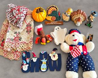 Lot 69 Seasonal decor
