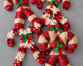 Lot 7 holiday decor detail
