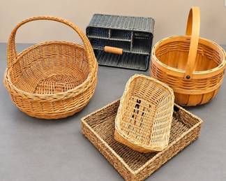 Lot 82 assorted baskets