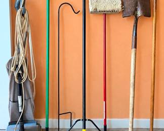 Lot 60 Vacuum and yard tools