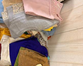 Vintage clothing (1960's, 70's, 80's Y2K and more)