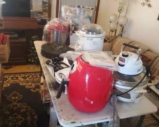 Lots new small appliances