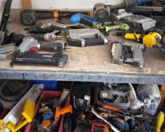 Hand Tools, Nail Guns & Staplers 