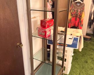 OPEN GLASS-SHELF CURIO RACK