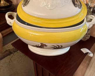 Vintage Mottahedeh Soup Tureen ..we cocked the lid so you can see pics on top..