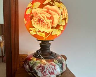 Antique GoneWith the Wind lamp