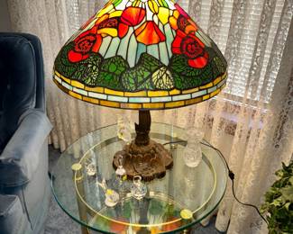 Vintage Tiffany Lamp, reproduction, brass glass top table