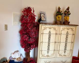 Red artificial tree, boy & girl dolls, clown figures