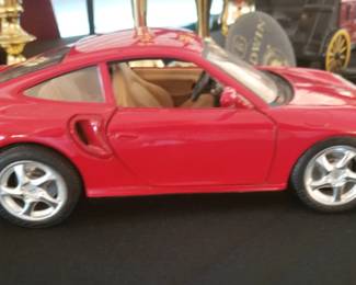 1:18 scale model Porsche 911