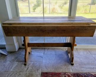 Drop leaf pine table