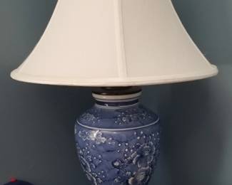 Chinoiserie table lamp