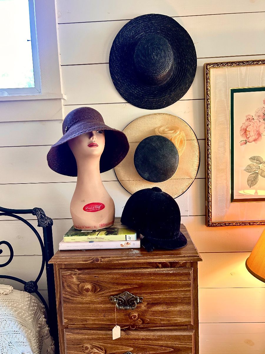 So many fun and unique hats.🥰