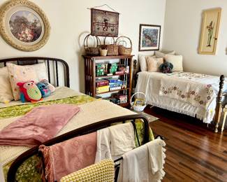 Middle bedroom 