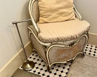 Vintage antique potty chair 😊