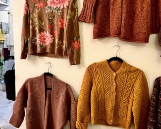 I know which ones I’d love to wear. Question is.. who’s buying them first?❤️