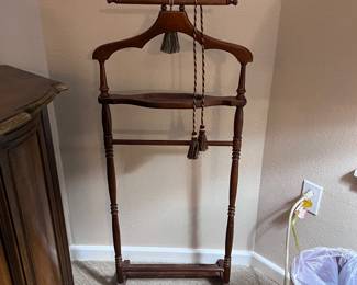 Butler valet stand