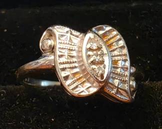14K gold scroll ribbon ring