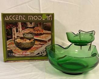 1970s Anchor Hocking Accent Modern spearmint green chip and dip set with original box