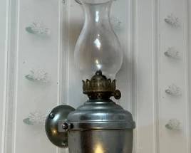 Wall mounted oil lamp